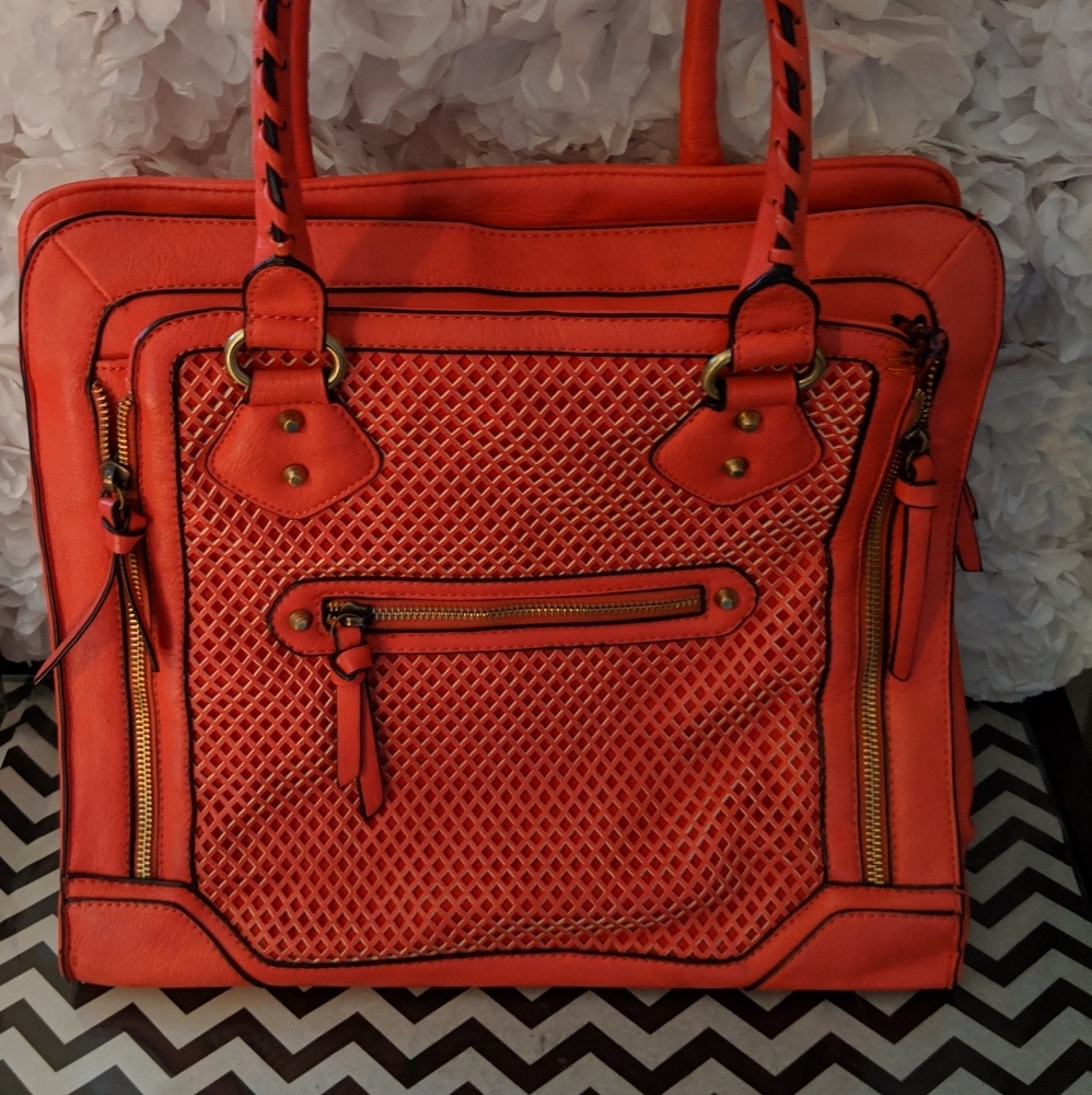 Red tote